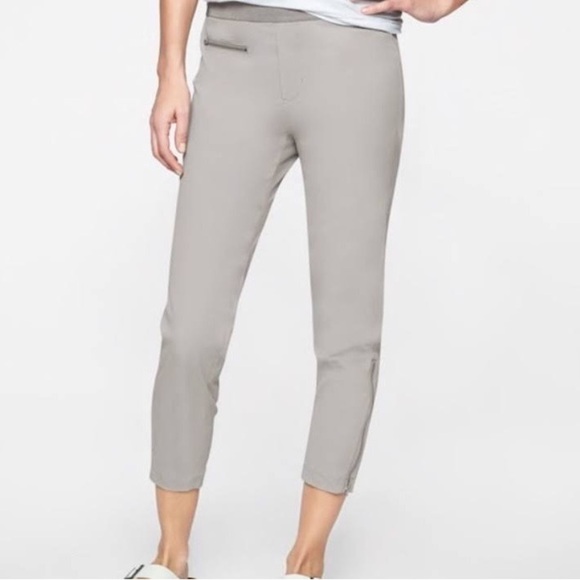 NWT Athleta Mod Trekkie Crop Silver Gray Skinny Pants - Picture 1 of 12
